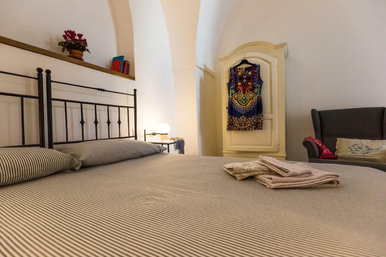 Bed and Breakfast Da Concavo E Convesso Locorotondo Exterior foto